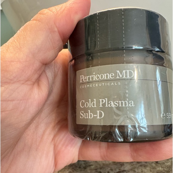 Perricone MD Cold Plasma Plus+ Face lift - Picture 2 of 3